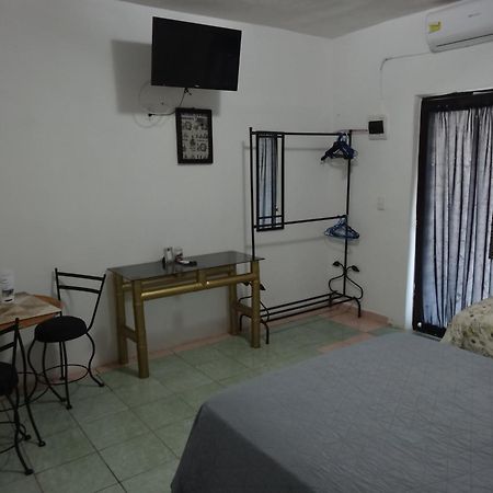 Habitaciones-Comodas-Aire-Wifi-Tv-Cerca De Playa-!!Excelente Precio II Мансанільйо Екстер'єр фото